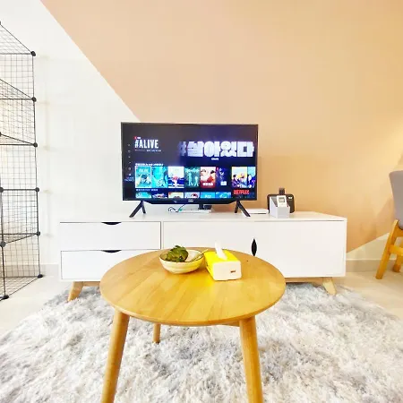 Lily And Loft - Queensville @ Kuala Lumpur - Netflix Exterior photo