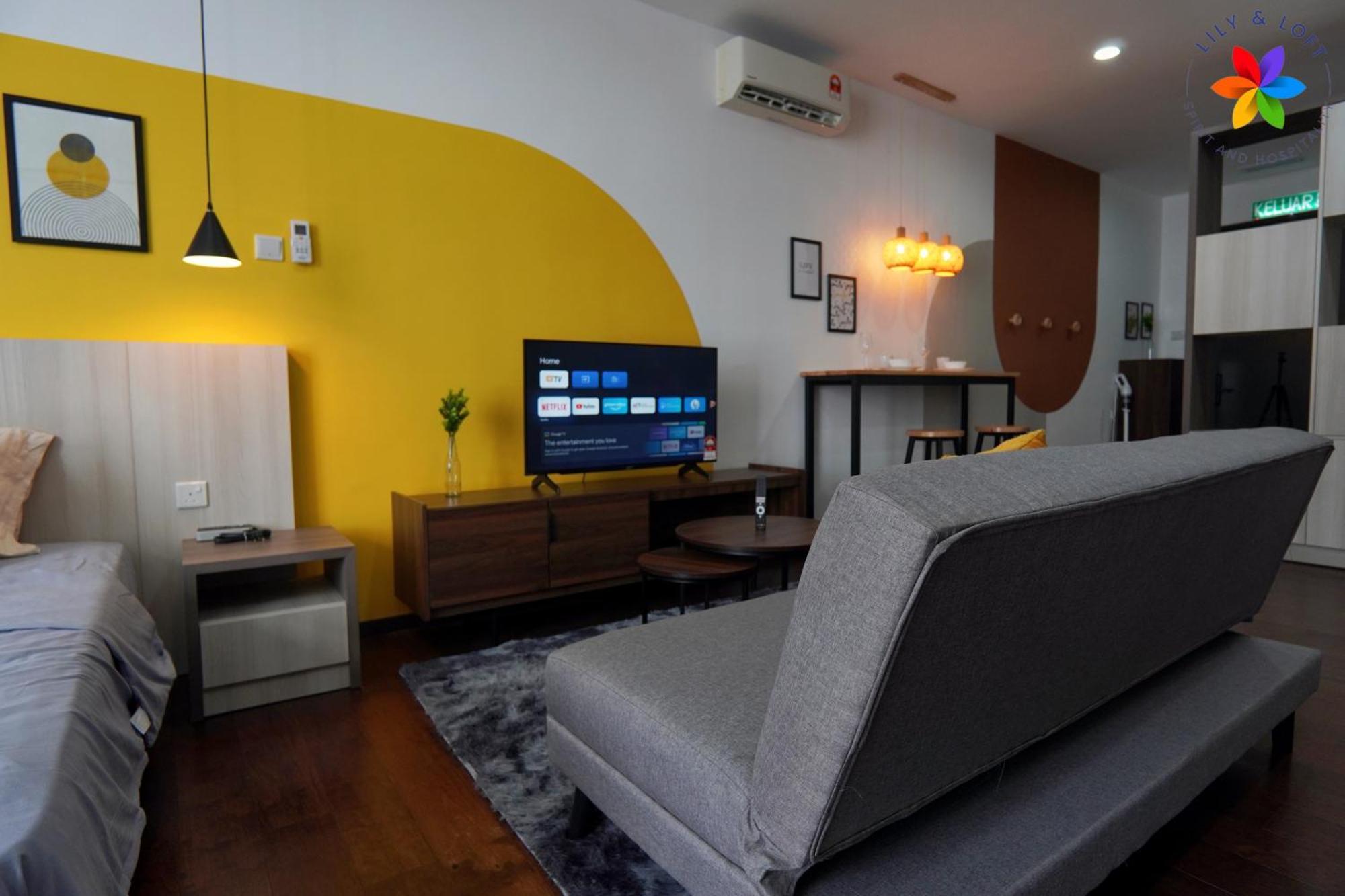 Lily And Loft - Queensville @ - Netflix