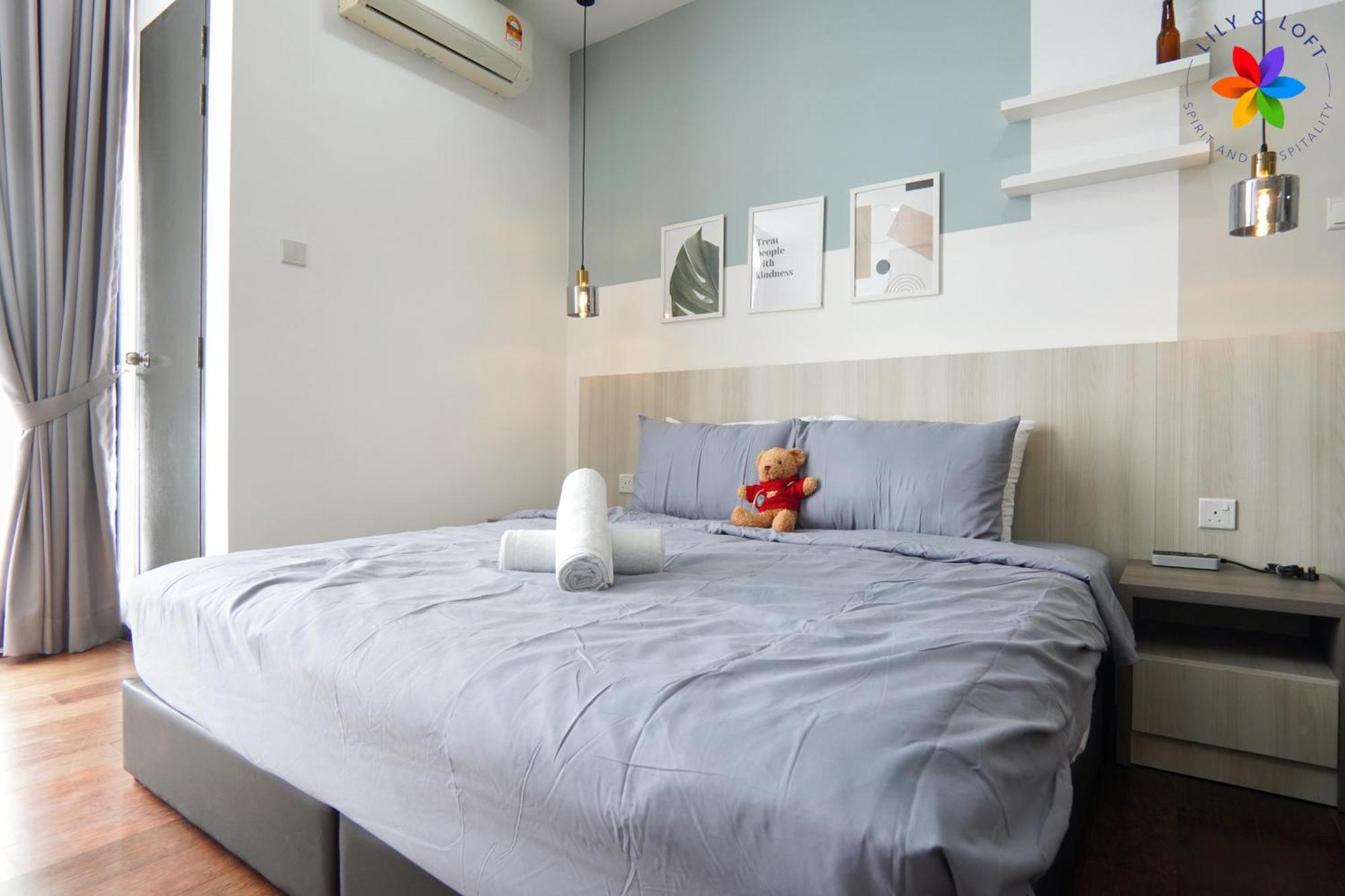 Apartment Lily And Loft - Queensville @ - Netflix