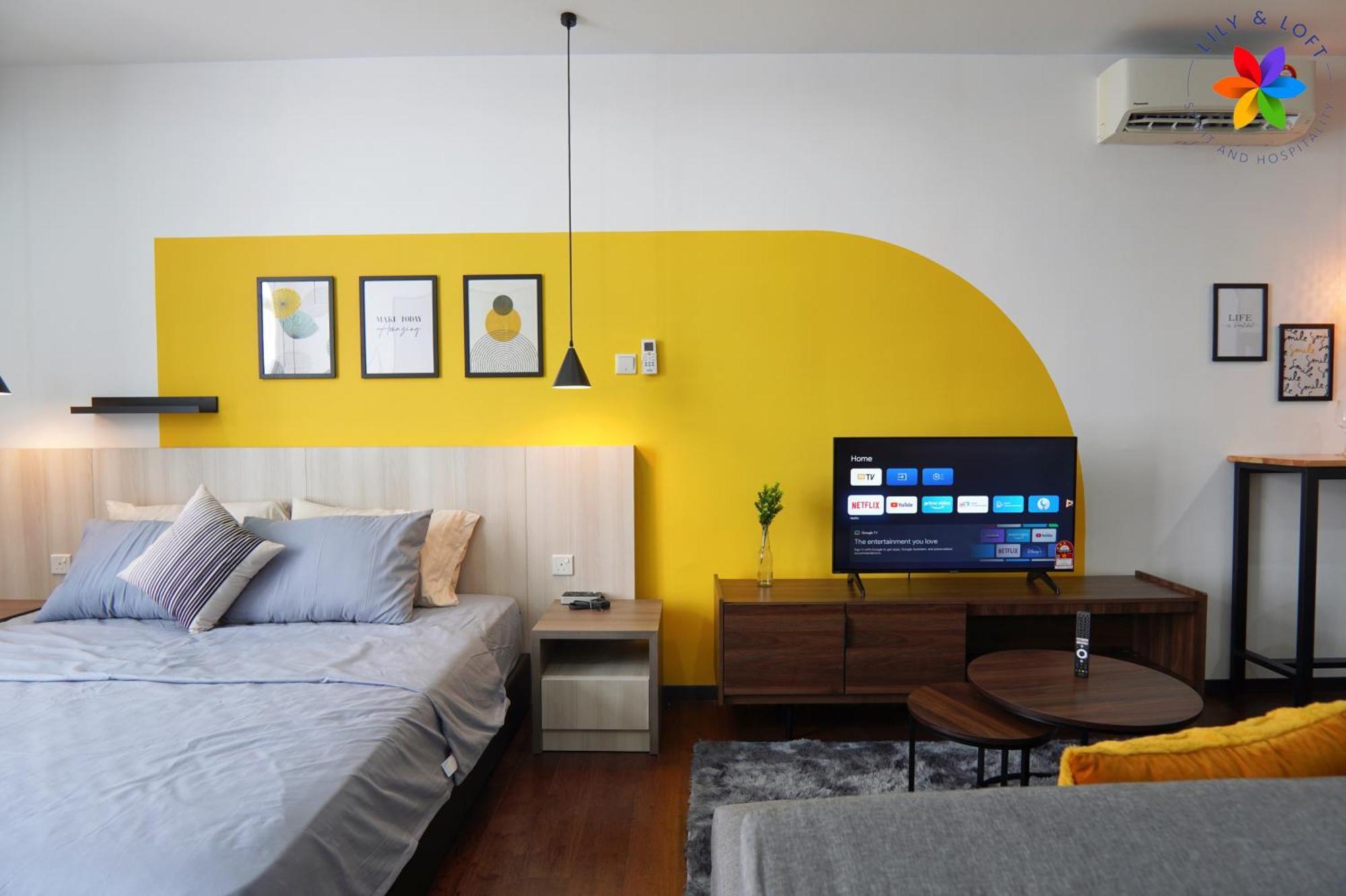 Apartment Lily And Loft - Queensville @ - Netflix *