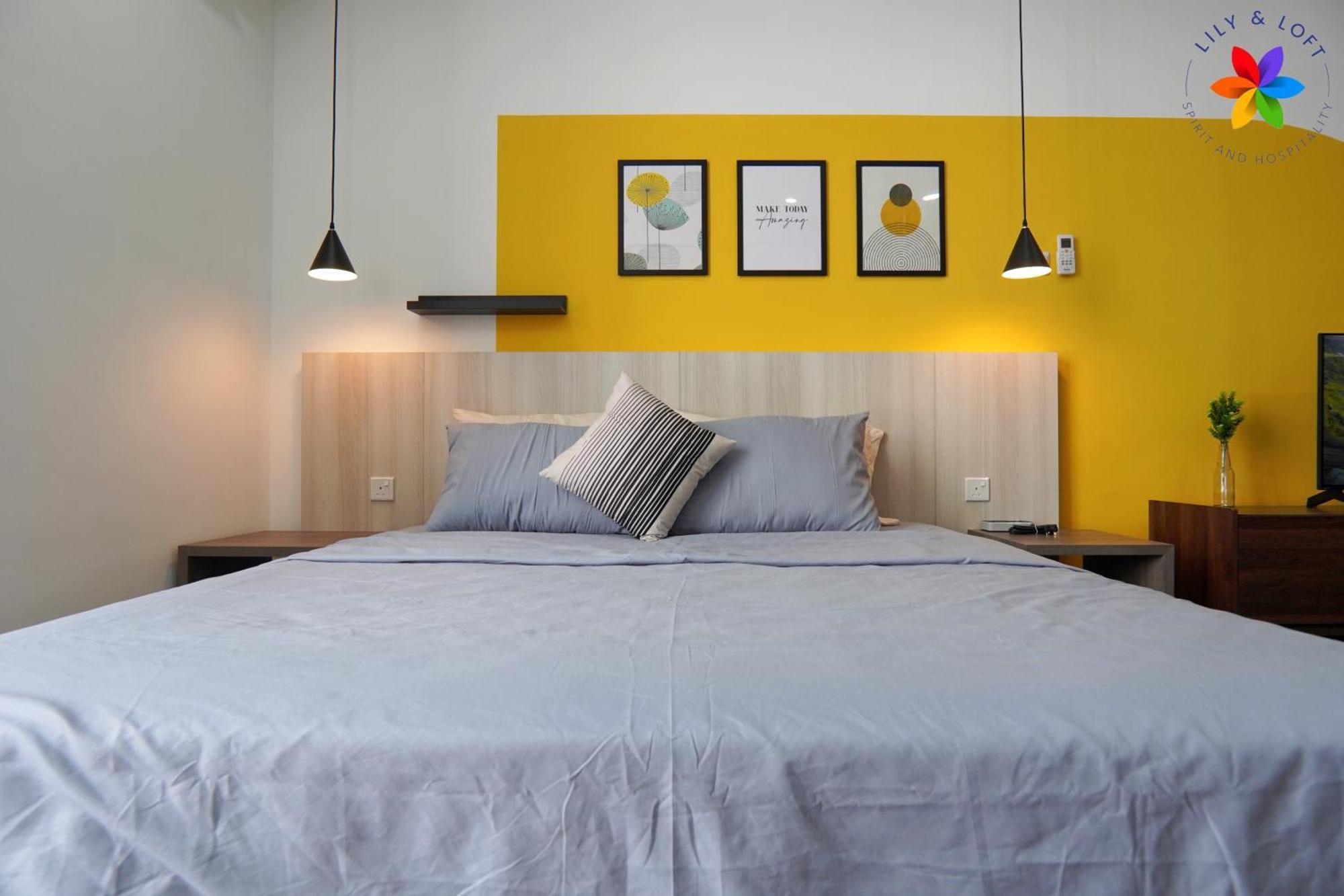 Apartment Lily And Loft - Queensville @ - Netflix *