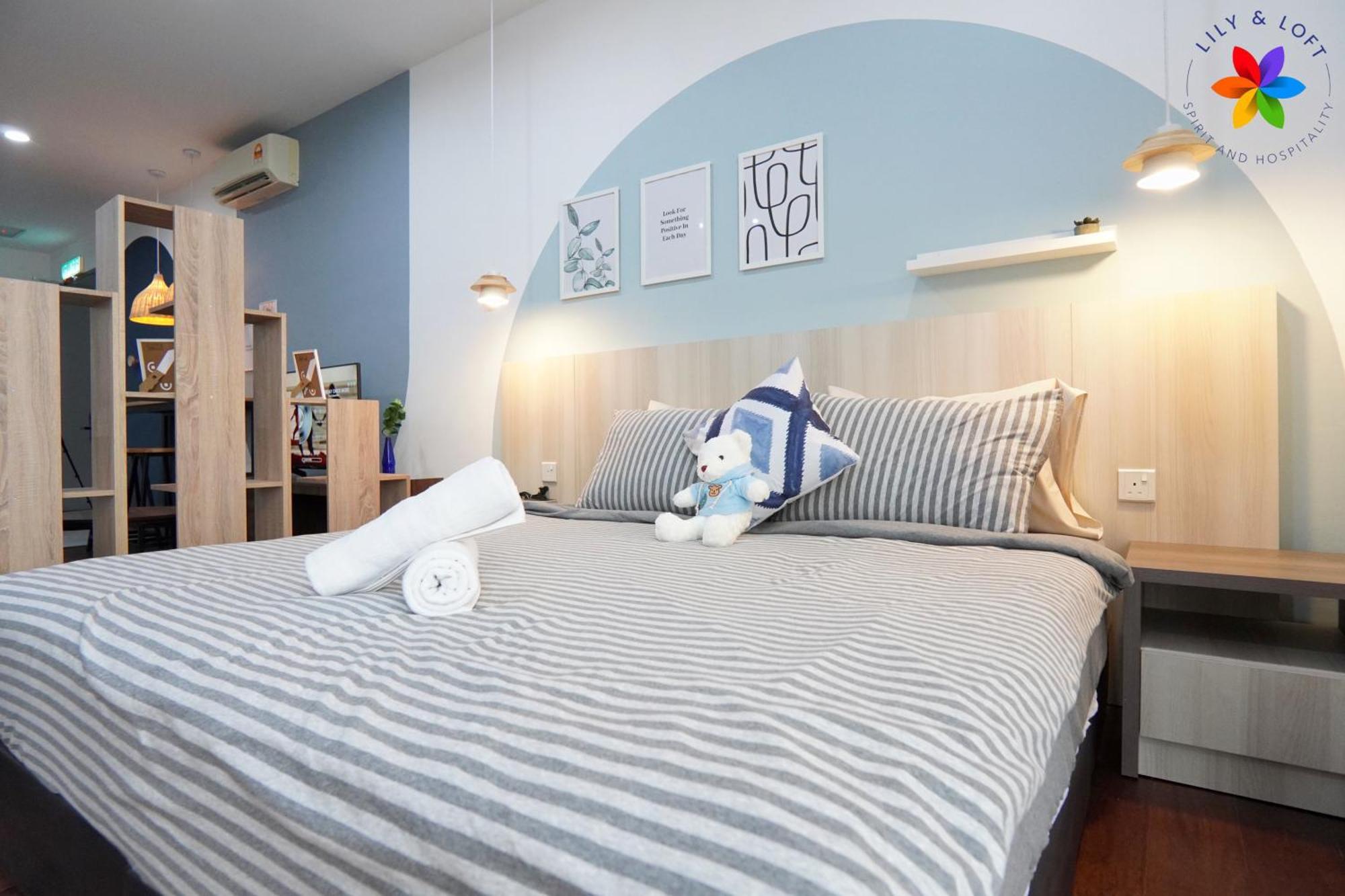Lily And Loft - Queensville @ - Netflix *