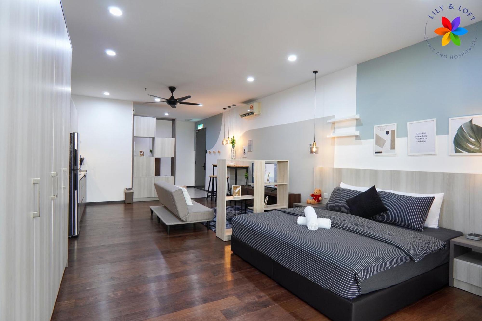 Apartment Lily And Loft - Queensville @ - Netflix *