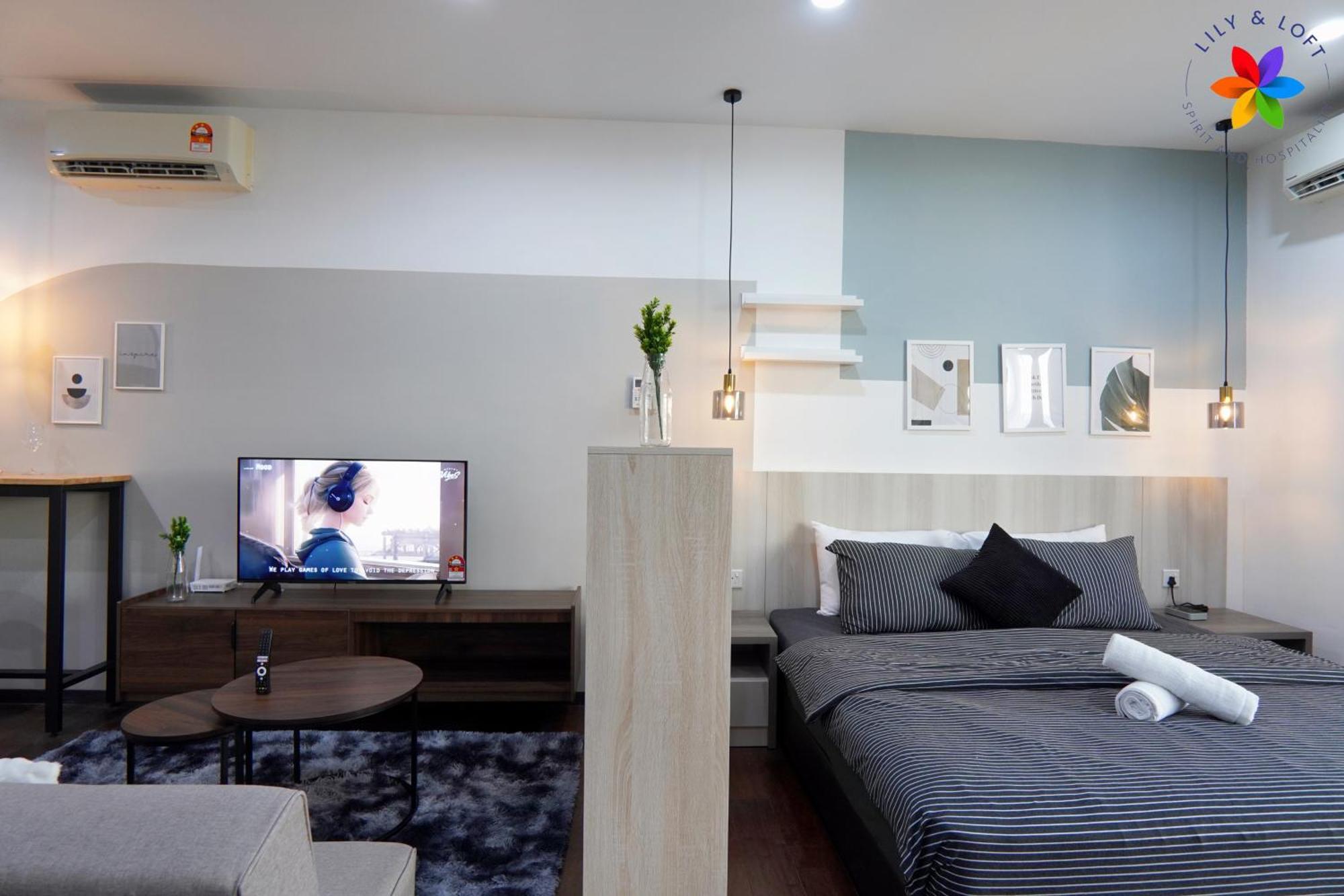 Lily And Loft - Queensville @ - Netflix Apartment