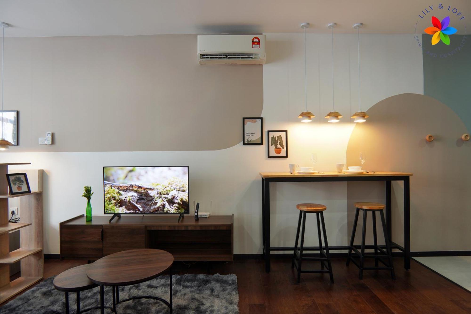 Lily And Loft - Queensville @ - Netflix Apartment *