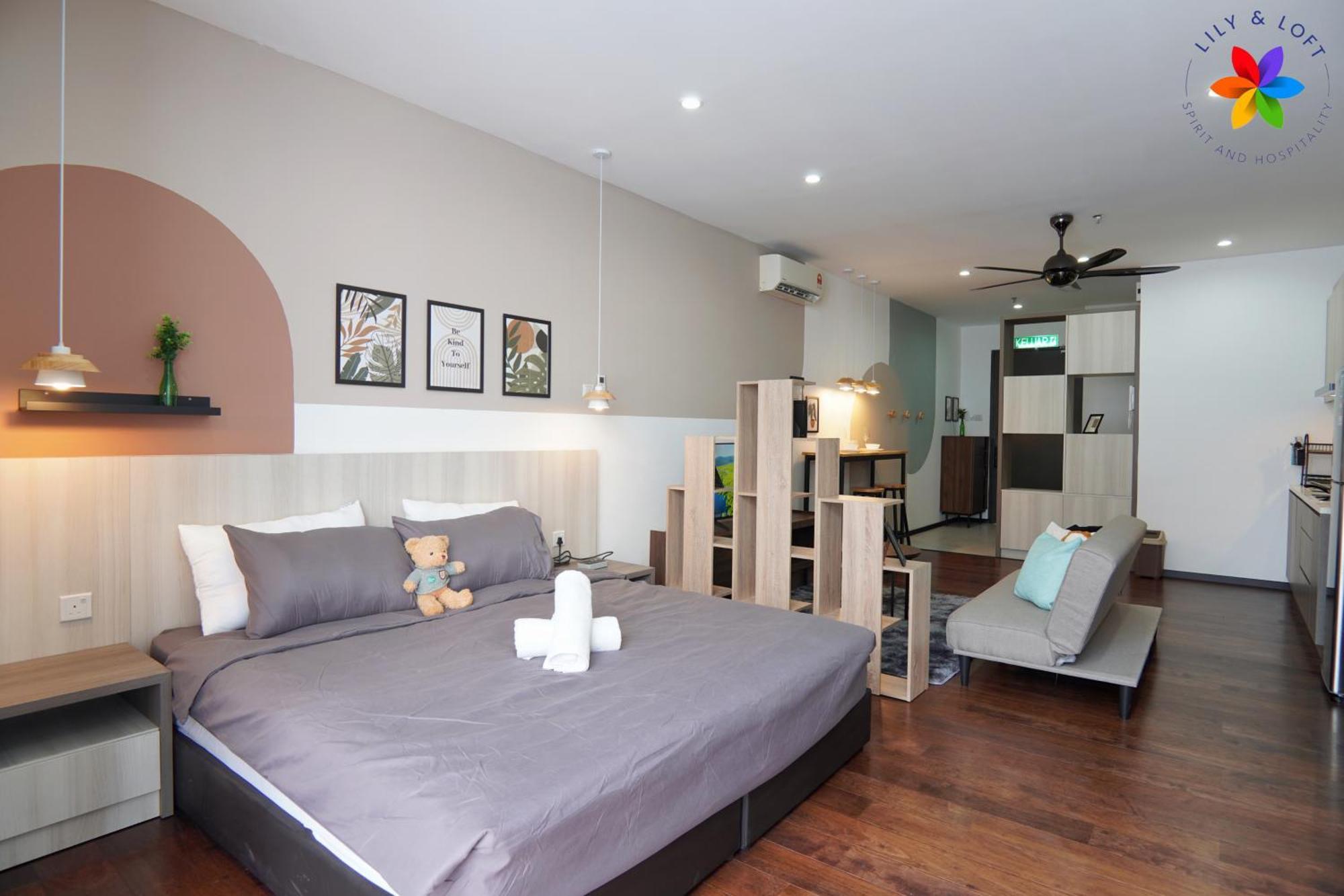 Apartment Lily And Loft - Queensville @ - Netflix *
