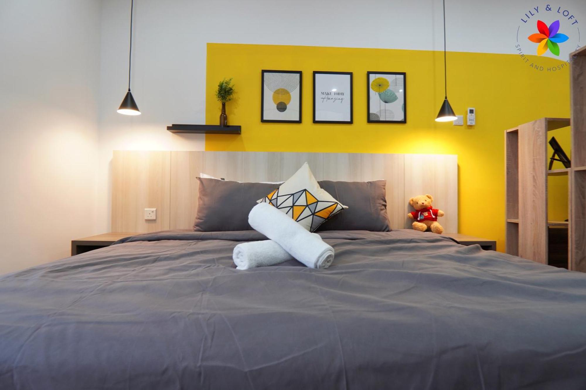 Apartment Lily And Loft - Queensville @ - Netflix *
