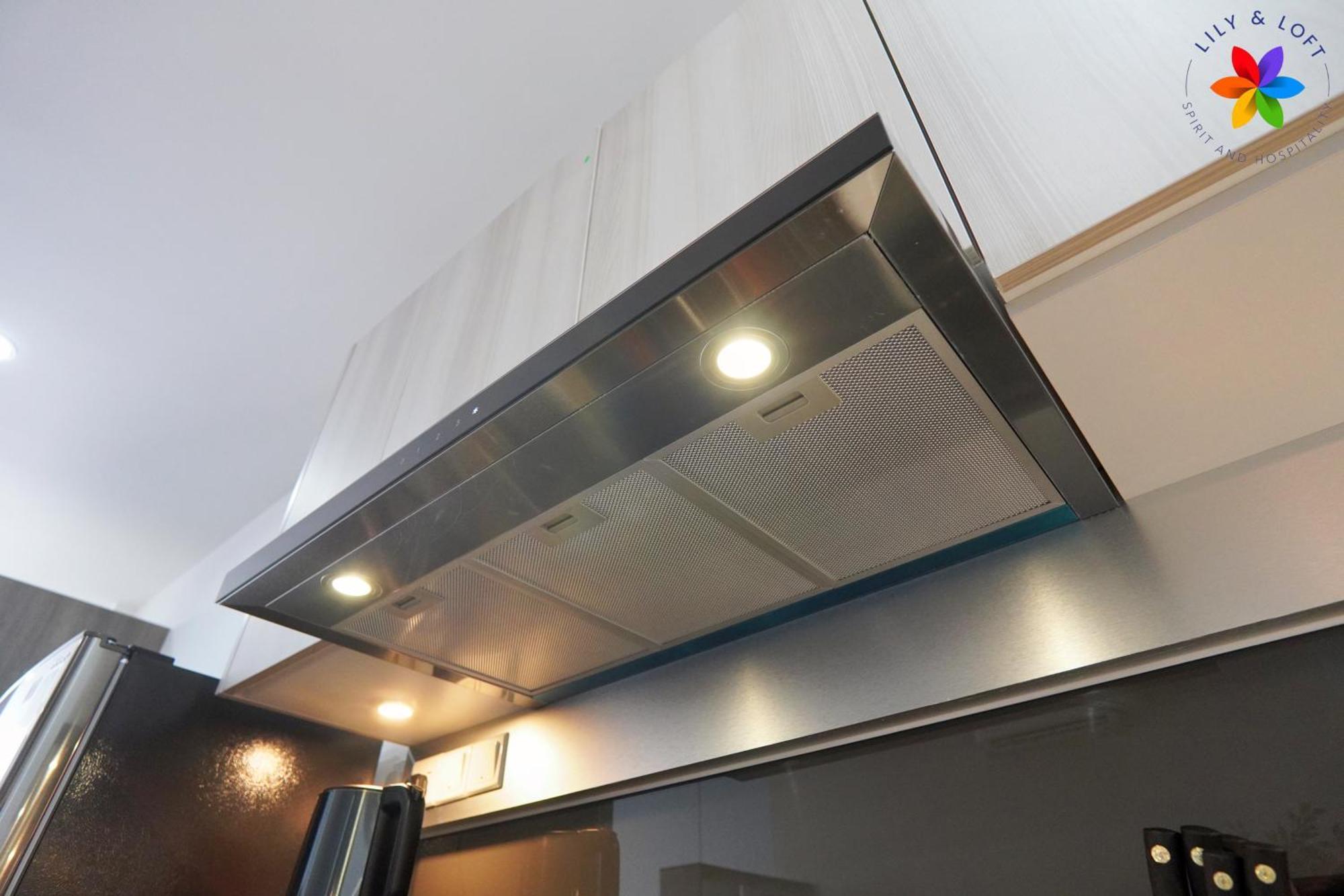 Apartment Lily And Loft - Queensville @ - Netflix *
