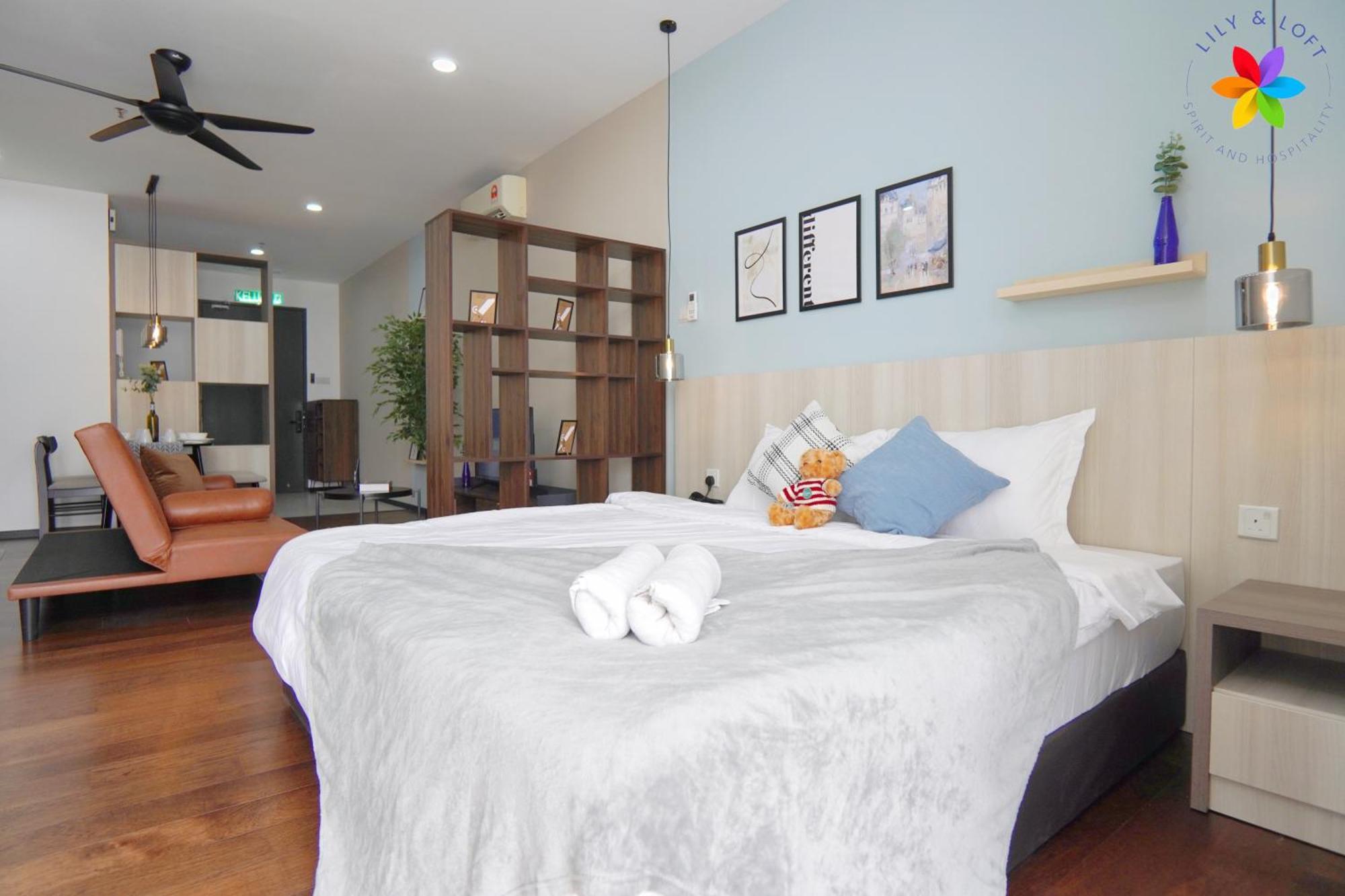 Apartment Lily And Loft - Queensville @ - Netflix *